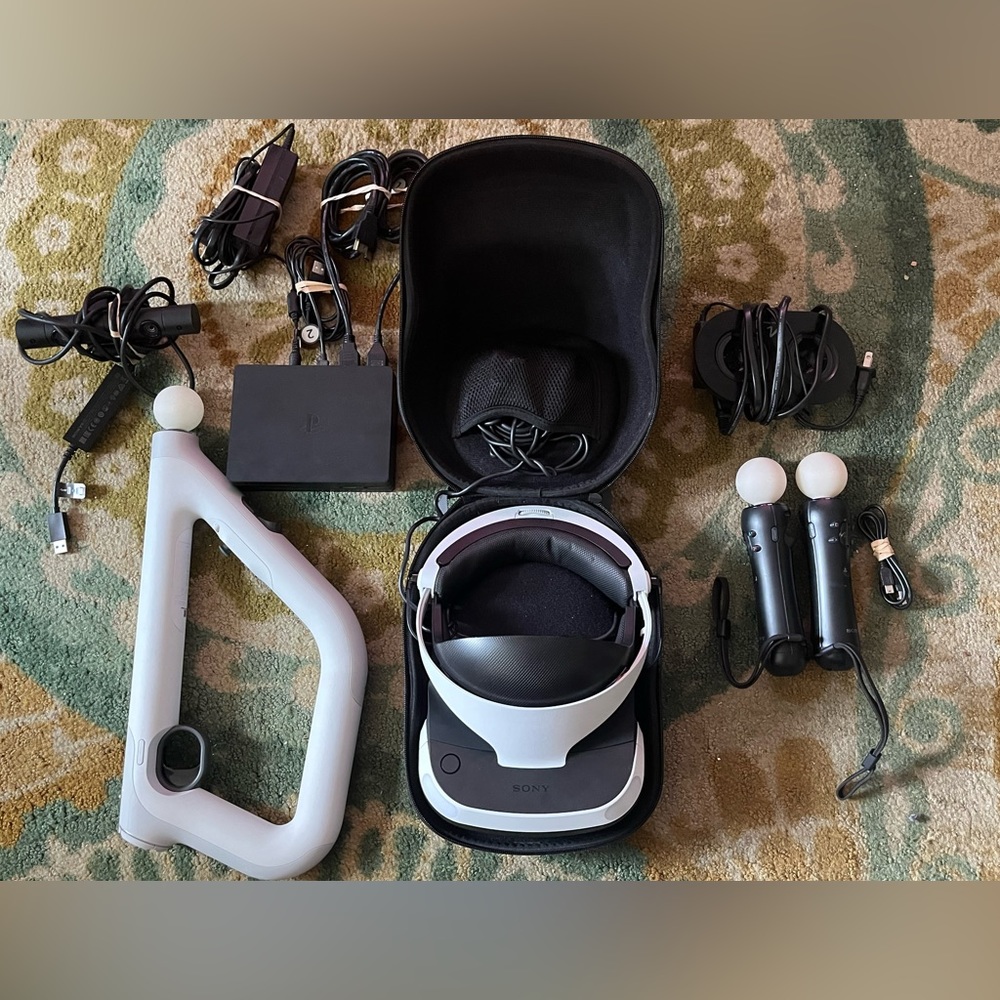 Sony PSVR1 complete set with video games included.